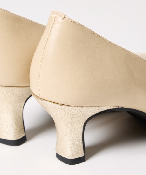 AIMER(エメ)の「スクエアトゥコンビネーションパンプス(パンプス・レディース・ベージュ/グレー・22.5cm/23.5cm/24.5cm)」の7枚目の写真