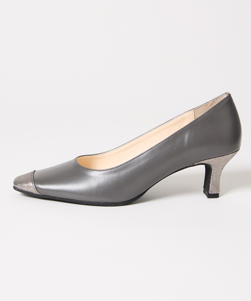 AIMER(エメ)の「スクエアトゥコンビネーションパンプス(パンプス・レディース・ベージュ/グレー・22.5cm/23.5cm/24.5cm)」の11枚目の写真