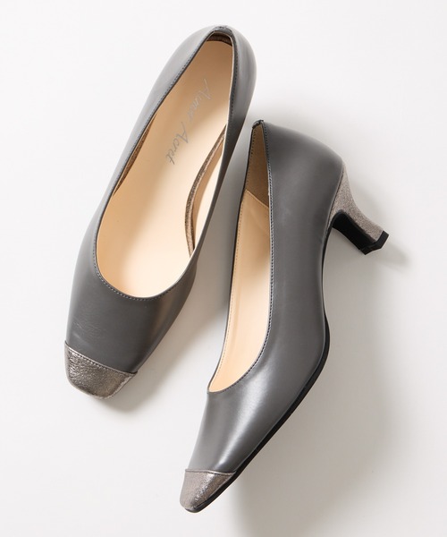 AIMER(エメ)の「スクエアトゥコンビネーションパンプス(パンプス・レディース・ベージュ/グレー・22.5cm/23.5cm/24.5cm)」の20枚目の写真