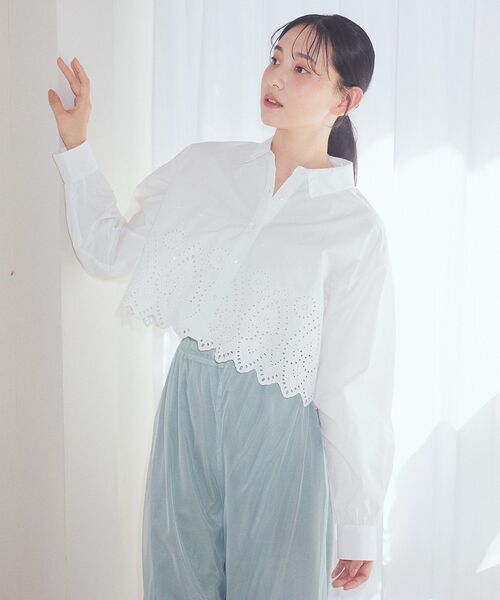 earth music&ecology(アースミュージックアンドエコロジー)の「スカラップトリムシャツ(シャツ/ブラウス・レディース・ブラック/オフホワイト/ブルー・FREE)」の14枚目の写真