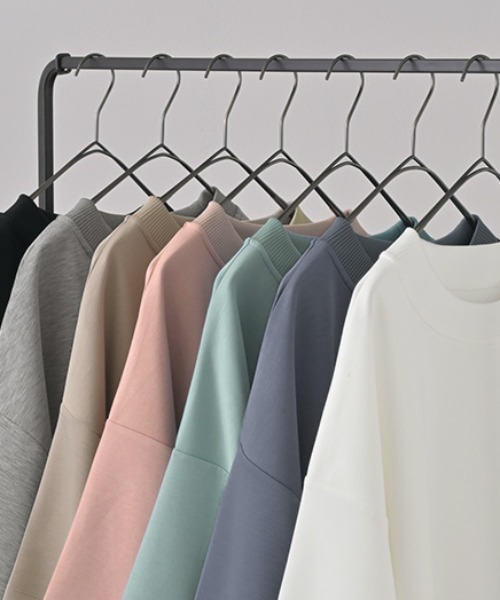 HUG.U（ハグユー）の「とろける極のび ポンチ Tシャツ ロンT 長袖ver.（Tシャツ/カットソー・レディース・ライトグレー/グレイッシュブルー/ブラック/ミント/ホワイト/グレイッシュベージュ/スモークピンク/ブラック系その他/ブルー系その他/グリーン系その他/グレー系その他/ピンク系その他/ベージュ系その他/ホワイト系その他・FREE）」の21枚目の写真
