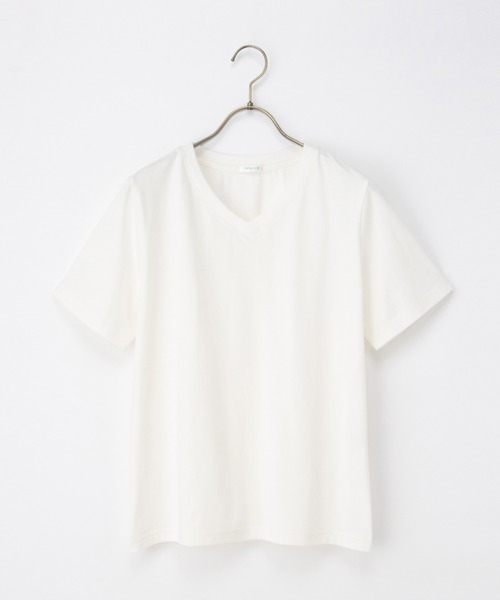 Honeys(ハニーズ)の「【ハニさら・接触冷感・UVカット】きれいめVネックTシャツ(Tシャツ/カットソー・レディース・カーキ/ブラック/オフホワイト/ブルー/スミクロ/モカ・L/LL/M/S)」の17枚目の写真