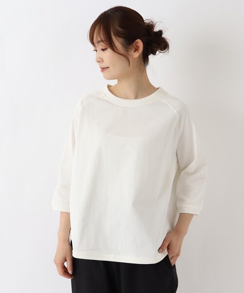 one'sterrace(ワンズテラス)の「ゆったりラグラン 7分袖ムジプルオーバー(Tシャツ/カットソー・レディース・ホワイト系9/グレー系その他7/カーキ系5/ブルー系その他7/ベージュ系8・02)」の2枚目の写真