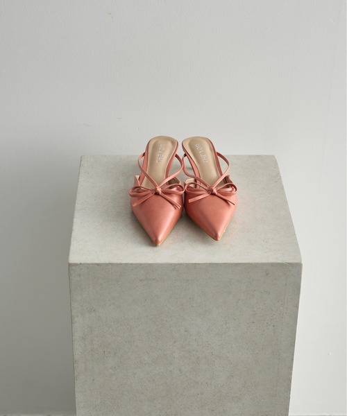 THE YOn(ザヨン)の「ポインテッドトゥリボンミュール(パンプス・レディース・ダークブラウン/ブルー/コーラル・37/38/39)」の6枚目の写真