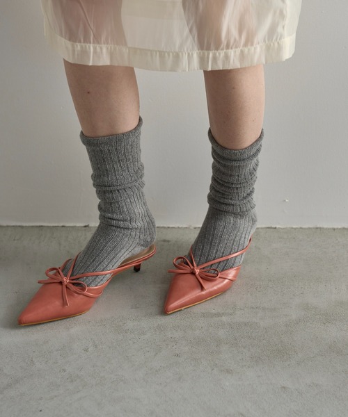 THE YOn(ザヨン)の「ポインテッドトゥリボンミュール(パンプス・レディース・ダークブラウン/ブルー/コーラル・37/38/39)」の20枚目の写真