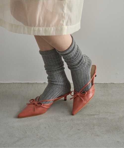 THE YOn(ザヨン)の「ポインテッドトゥリボンミュール(パンプス・レディース・ダークブラウン/ブルー/コーラル・37/38/39)」の19枚目の写真