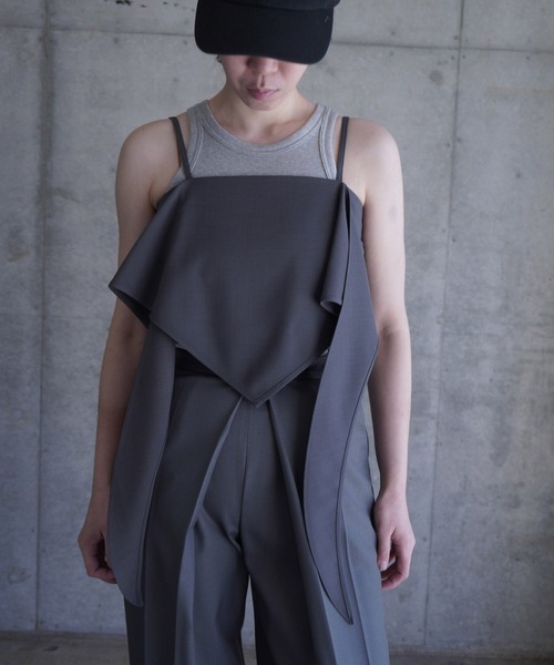 LOW CLASSIC（ロウ　クラシック）の「CLASSIC SCARF TOP（キャミソール・レディース・グレー・S）」の2枚目の写真