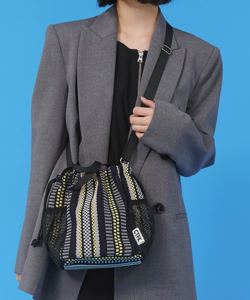CONTROL FREAK / CTFK（コントロールフリーク）の「CONTROL FREAK / CTFK（コントロールフリーク）メッシュシート巾着（ショルダーバッグ・レディース・ブラック/レッド/ベージュ・FREE）」の2枚目の写真