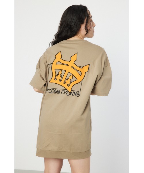 RODEO CROWNS WIDE BOWL(ロデオクラウンズワイドボウル)の「Tagging Big Crownワンピース(ワンピース・レディース・オフホワイト/ブラック/クリアレッド/ライトカーキ・FREE)」の19枚目の写真