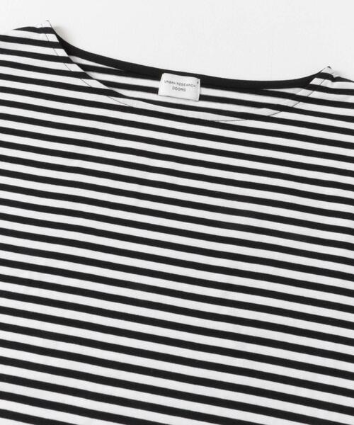 URBAN RESEARCH DOORS（アーバンリサーチドアーズ）の「ラウンドヘムボーダーロングTシャツ（Tシャツ/カットソー・レディース・ブルー系その他/ブラック系その他/ピンク系その他・MEDIUM）」の19枚目の写真