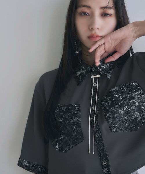 HARE（ハレ）の「ジャガードキリカエショートシャツ(HARE)（シャツ/ブラウス・レディース・ブルー/ブラック/ライトグリーン/ピンク/グリーン系その他/ブルーパープル/オレンジ/ブルー系その他/オレンジ系その他・FREE）」の2枚目の写真