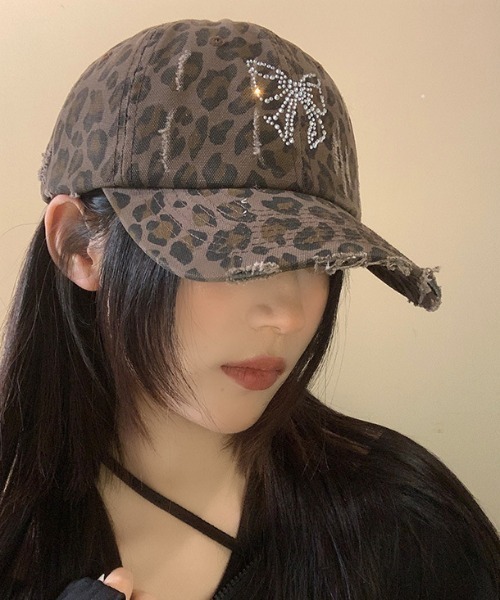 lilful（リルフル）の「バタフライリボンモチーフ ラインストーン レオパード柄キャップ（キャップ・レディース・ベージュ/ブラウン/グレー・F）」の7枚目の写真