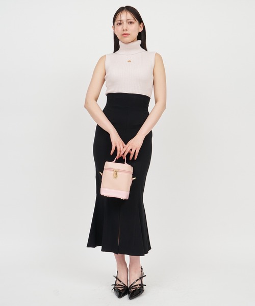 ROYAL PARTY(ロイヤルパーティー)の「プレートニットチャーム付ノースリーブハイネックラメニットトップス(ニット/セーター・レディース・ブラック/ブルー/ピンク・FREE)」の10枚目の写真