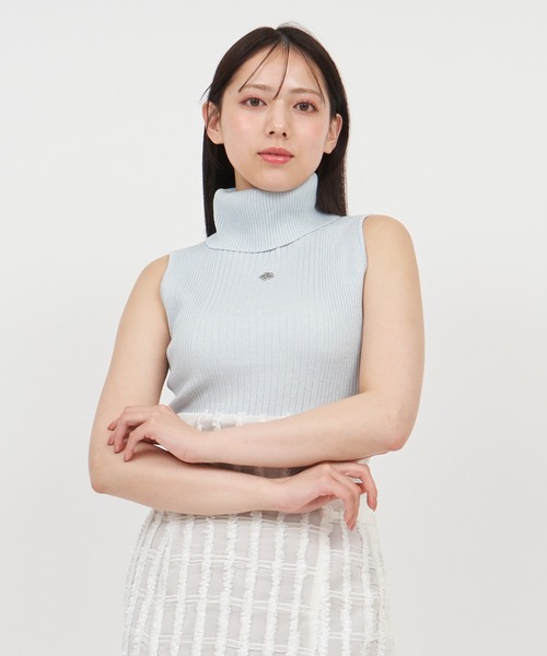 ROYAL PARTY(ロイヤルパーティー)の「プレートニットチャーム付ノースリーブハイネックラメニットトップス(ニット/セーター・レディース・ブラック/ブルー/ピンク・FREE)」の20枚目の写真
