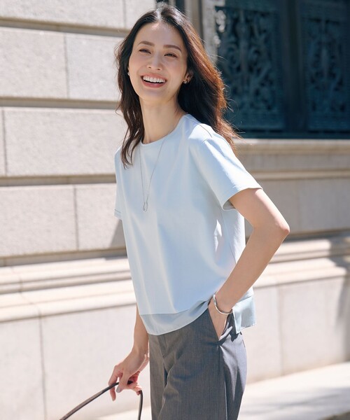 J.PRESS(ジェイプレス)の「【WEB限定カラーあり・洗える】コットンスムース シアーデザイン カットソー(Tシャツ/カットソー・レディース・ライトグレー系/ピンク系/ダークブラウン系/イエロー系/ホワイト系/ピーコックグリーン系/ネイビー系・MEDIUM/LARGE)」の5枚目の写真