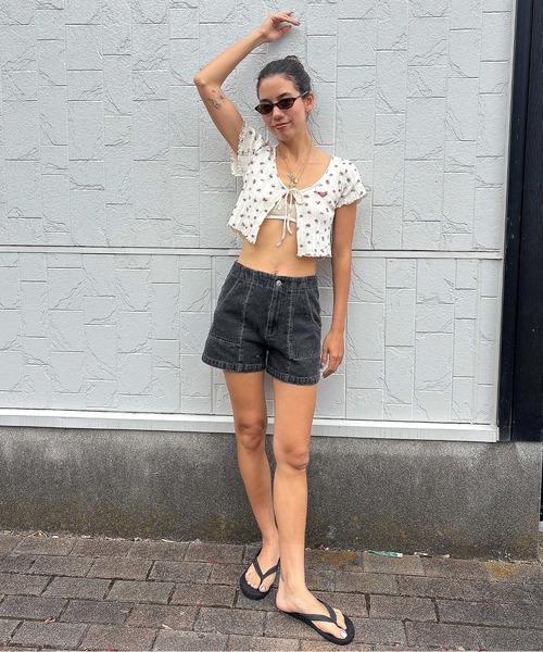 ROXY(ロキシー)の「FAVORITE /ロキシーデニムショートパンツ(デニムパンツ・レディース・ブルー/ブラック・LARGE/SMALL/MEDIUM)」の20枚目の写真