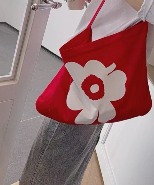 SPIGA(スピーガ)の「キャンバス地フラワーモチーフバッグ(トートバッグ・レディース・オフホワイト/グリーン/レッド・FREE)」の3枚目の写真