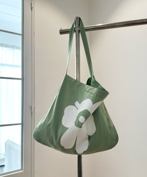 SPIGA(スピーガ)の「キャンバス地フラワーモチーフバッグ(トートバッグ・レディース・オフホワイト/グリーン/レッド・FREE)」の11枚目の写真