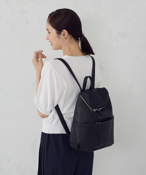 MONO　COMME CA（モノコムサ）の「A4サイズ対応 タックリュック（バックパック/リュック・レディース・ブラック/グレイッシュベージュ/ダークグレー・FREE）」の9枚目の写真