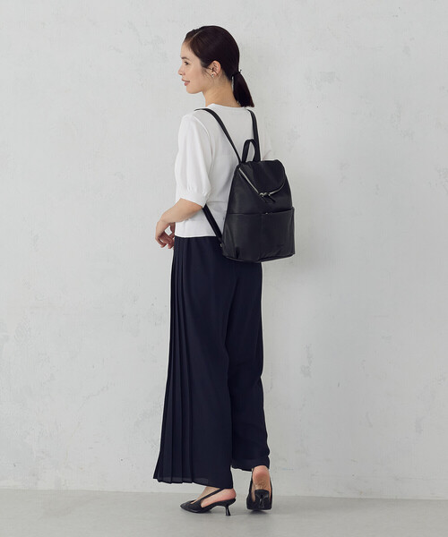 MONO　COMME CA（モノコムサ）の「A4サイズ対応 タックリュック（バックパック/リュック・レディース・ブラック/グレイッシュベージュ/ダークグレー・FREE）」の7枚目の写真