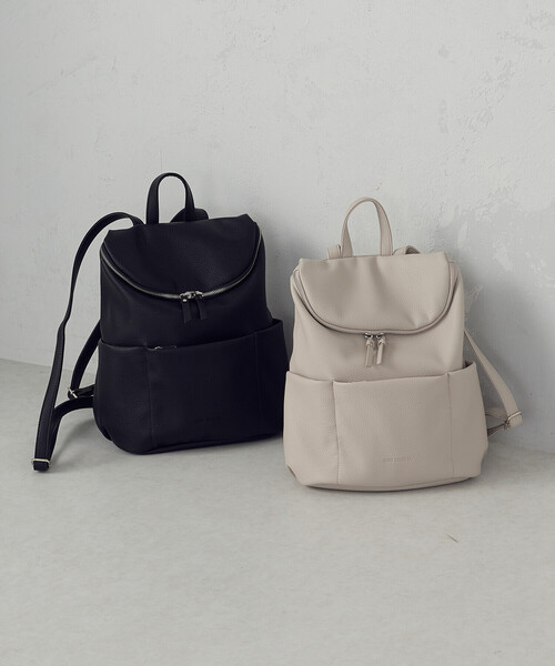 MONO　COMME CA（モノコムサ）の「A4サイズ対応 タックリュック（バックパック/リュック・レディース・ブラック/グレイッシュベージュ/ダークグレー・FREE）」の13枚目の写真