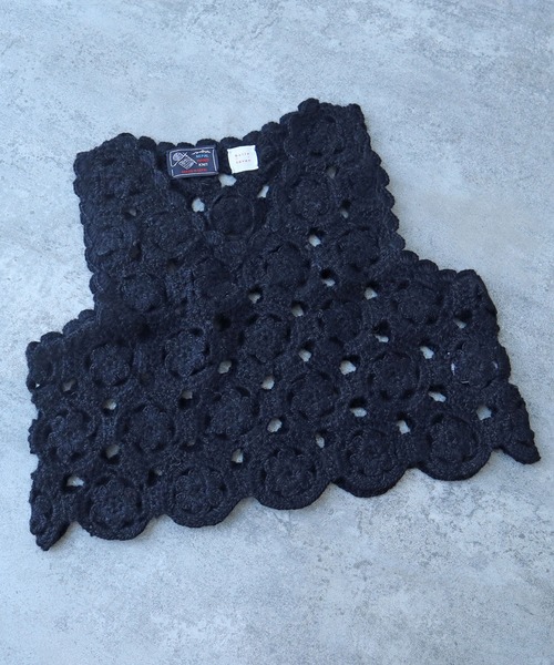 bulle de savon（ビュルデサボン）の「ネパールハンドニット かぎ針レース ベスト（ベスト・レディース・ホワイト/レッド/ブラック・FREE）」の3枚目の写真