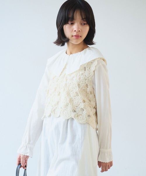 bulle de savon（ビュルデサボン）の「ネパールハンドニット かぎ針レース ベスト（ベスト・レディース・ホワイト/レッド/ブラック・FREE）」の6枚目の写真