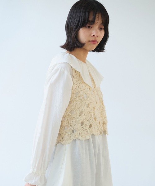 bulle de savon（ビュルデサボン）の「ネパールハンドニット かぎ針レース ベスト（ベスト・レディース・ホワイト/レッド/ブラック・FREE）」の8枚目の写真