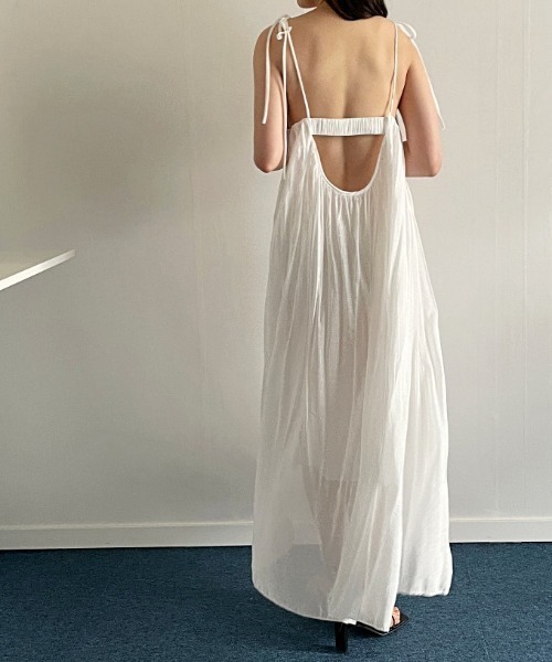 deux amour(ドゥーザムール)の「バックオープンキャミロングワンピース(ワンピース・レディース・ホワイト/グリーン/ブラック・FREE)」の2枚目の写真