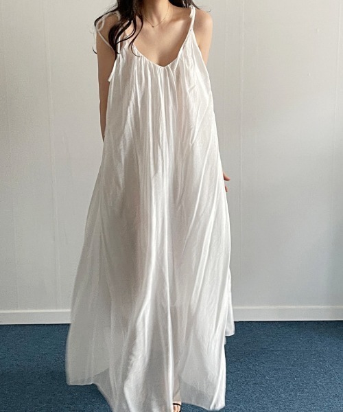 deux amour(ドゥーザムール)の「バックオープンキャミロングワンピース(ワンピース・レディース・ホワイト/グリーン/ブラック・FREE)」の7枚目の写真