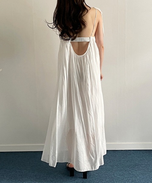 deux amour(ドゥーザムール)の「バックオープンキャミロングワンピース(ワンピース・レディース・ホワイト/グリーン/ブラック・FREE)」の9枚目の写真