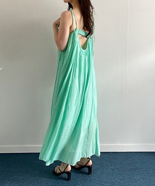 deux amour(ドゥーザムール)の「バックオープンキャミロングワンピース(ワンピース・レディース・ホワイト/グリーン/ブラック・FREE)」の16枚目の写真