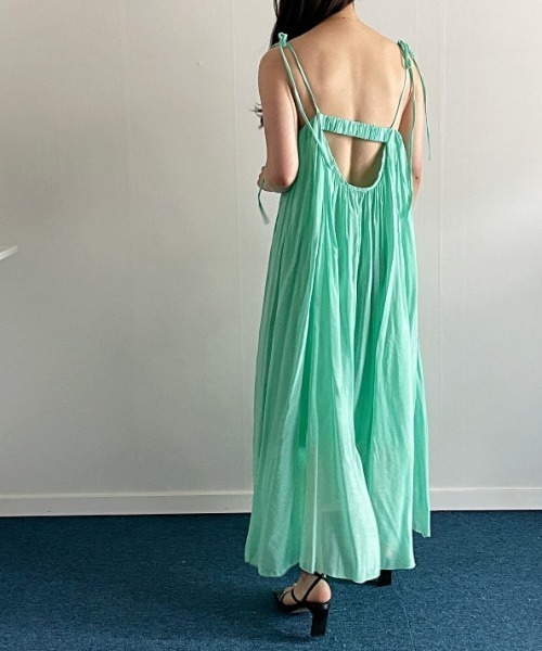 deux amour(ドゥーザムール)の「バックオープンキャミロングワンピース(ワンピース・レディース・ホワイト/グリーン/ブラック・FREE)」の15枚目の写真