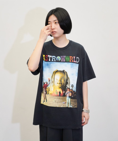THRIFTY LOOK（スリフティールック）の「THRIFTY LOOK / スリフティールック THRIFTY "TRAVIS SCOTT" TEE トラヴィス・スコット ユーズド加工 HIPHOP ヒップホップTシャツ（Tシャツ/カットソー・メンズ・ブラック系その他/ブラック・LARGE/X-LARGE/MEDIUM）」の17枚目の写真