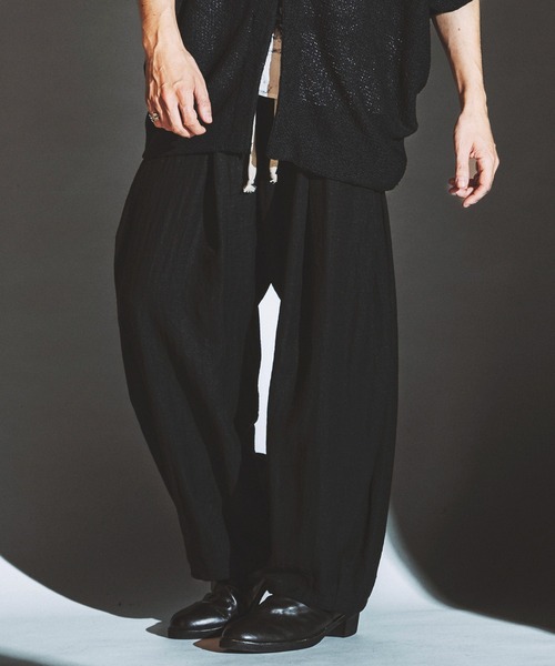 NO ID.（ノーアイディ）の「【NO ID.】Side Tuck Drawstring Pants / サイド タック ドローストリング パンツ（その他パンツ・メンズ・グレー/ブルーグレー/ブラック・2/1）」の2枚目の写真