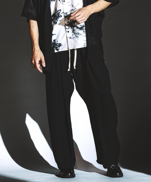NO ID.（ノーアイディ）の「【NO ID.】Side Tuck Drawstring Pants / サイド タック ドローストリング パンツ（その他パンツ・メンズ・グレー/ブルーグレー/ブラック・2/1）」の4枚目の写真