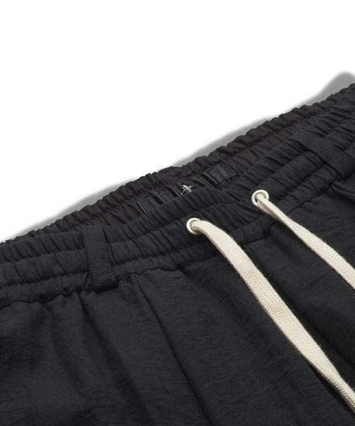 NO ID.（ノーアイディ）の「【NO ID.】Side Tuck Drawstring Pants / サイド タック ドローストリング パンツ（その他パンツ・メンズ・グレー/ブルーグレー/ブラック・2/1）」の14枚目の写真