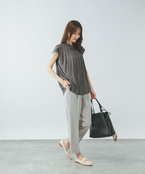 GLOBAL WORK（グローバルワーク）の「さらさらリラックスギャザーブラウス半袖/494041（シャツ/ブラウス・レディース・ネイビー/スミクロ・MEDIUM/LARGE）」の4枚目の写真