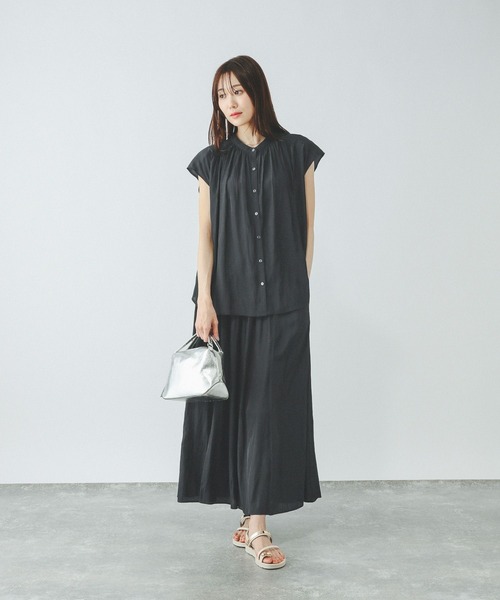 GLOBAL WORK（グローバルワーク）の「さらさらリラックスギャザーブラウス半袖/494041（シャツ/ブラウス・レディース・ネイビー/スミクロ・MEDIUM/LARGE）」の7枚目の写真