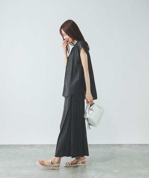 GLOBAL WORK（グローバルワーク）の「さらさらリラックスギャザーブラウス半袖/494041（シャツ/ブラウス・レディース・ネイビー/スミクロ・MEDIUM/LARGE）」の8枚目の写真