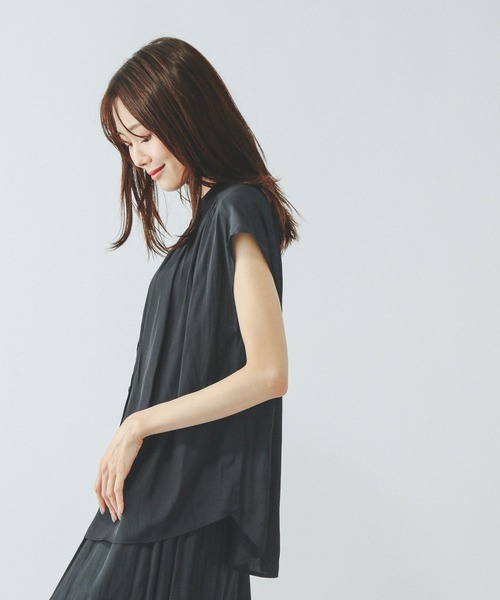 GLOBAL WORK（グローバルワーク）の「さらさらリラックスギャザーブラウス半袖/494041（シャツ/ブラウス・レディース・ネイビー/スミクロ・MEDIUM/LARGE）」の10枚目の写真