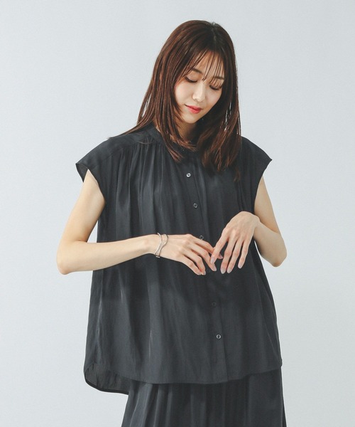 GLOBAL WORK（グローバルワーク）の「さらさらリラックスギャザーブラウス半袖/494041（シャツ/ブラウス・レディース・ネイビー/スミクロ・MEDIUM/LARGE）」の11枚目の写真