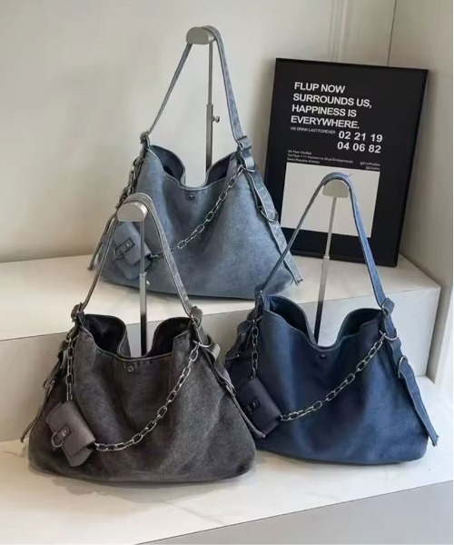 ブラックWデニム♡グラデローズ刺繍のちょこっとお出かけミニバッグ♡ストーン付き SJE6090 ユニークカーゴポケットブラックデニムブーツカット