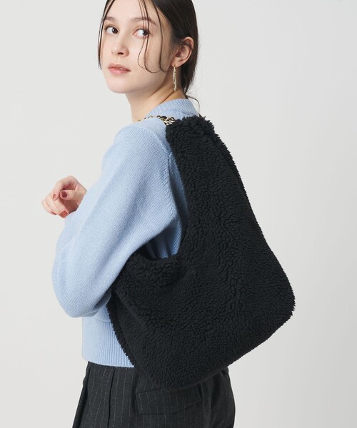 VIOLAd'ORO（ヴィオラドーロ）の「【一部別注】＜VIOLAd’ORO＞ELMO ボア チェーン ショルダーバッグ（ショルダーバッグ・レディース・ブラック/ベージュ・FREE）」の2枚目の写真