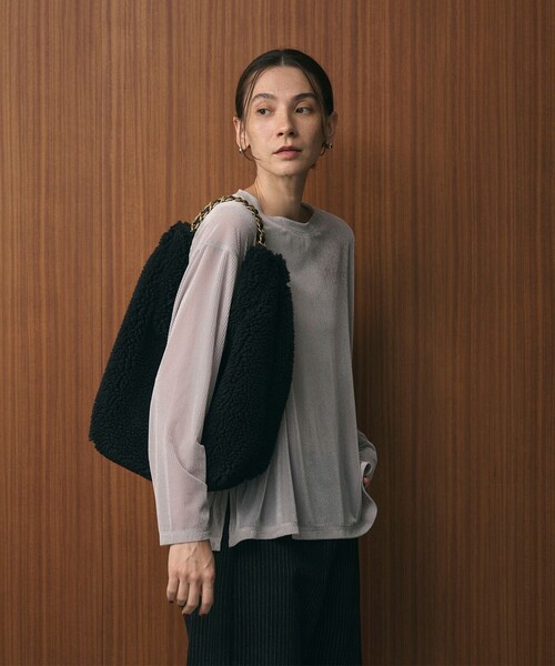 VIOLAd'ORO（ヴィオラドーロ）の「【一部別注】＜VIOLAd’ORO＞ELMO ボア チェーン ショルダーバッグ（ショルダーバッグ・レディース・ブラック/ベージュ・FREE）」の3枚目の写真