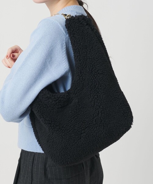 VIOLAd'ORO（ヴィオラドーロ）の「【一部別注】＜VIOLAd’ORO＞ELMO ボア チェーン ショルダーバッグ（ショルダーバッグ・レディース・ブラック/ベージュ・FREE）」の7枚目の写真