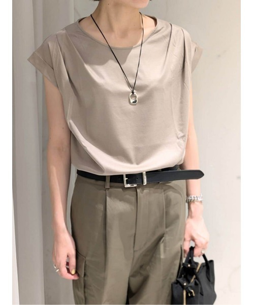 allureville(アルアバイル)の「ショルダータックフレンチプルオーバー(Tシャツ/カットソー・レディース・オフホワイト/モカ・2)」の1枚目の写真