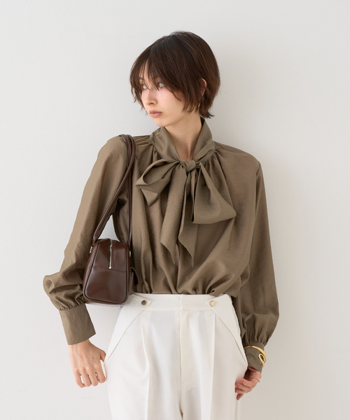 EMMA ROUGE VIF(エマルージュヴィフ)の「【一部店舗限定】袖ボリュームボウタイブラウス(シャツ/ブラウス・レディース・アイボリー/モカ/ピンク・フリー)」の10枚目の写真