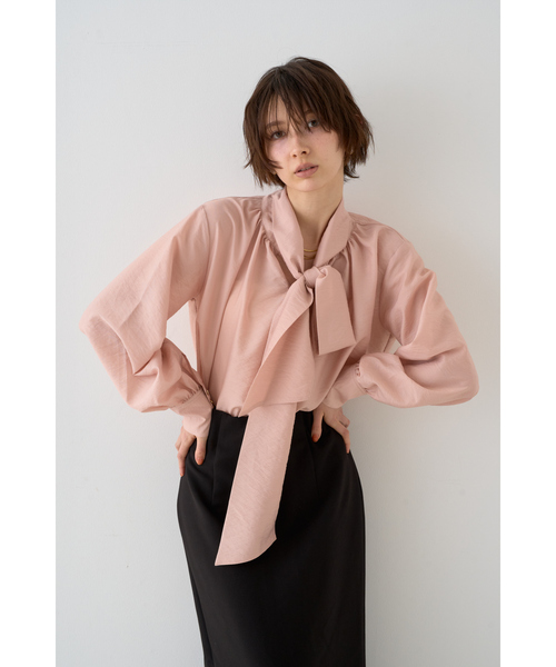 EMMA ROUGE VIF(エマルージュヴィフ)の「【一部店舗限定】袖ボリュームボウタイブラウス(シャツ/ブラウス・レディース・アイボリー/モカ/ピンク・フリー)」の12枚目の写真
