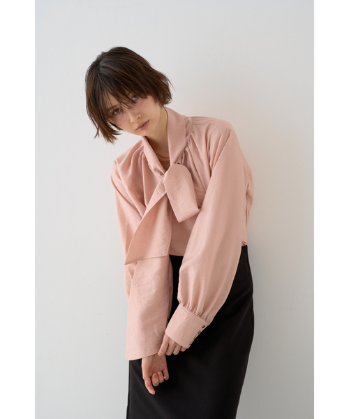 EMMA ROUGE VIF(エマルージュヴィフ)の「【一部店舗限定】袖ボリュームボウタイブラウス(シャツ/ブラウス・レディース・アイボリー/モカ/ピンク・フリー)」の13枚目の写真